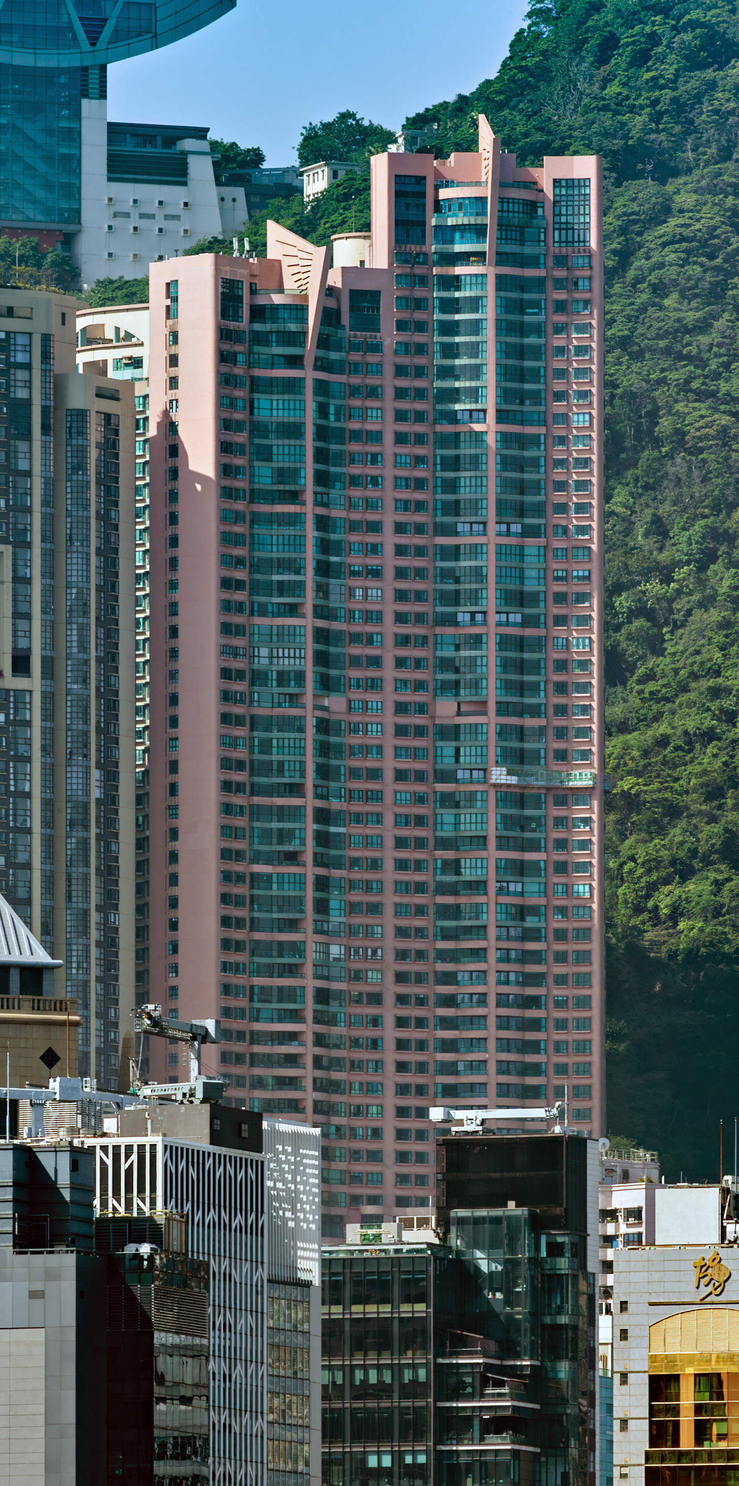Dynasty Court Tower 1-2, Hong Kong - View across Victoria Harbour. © Mathias Beinling